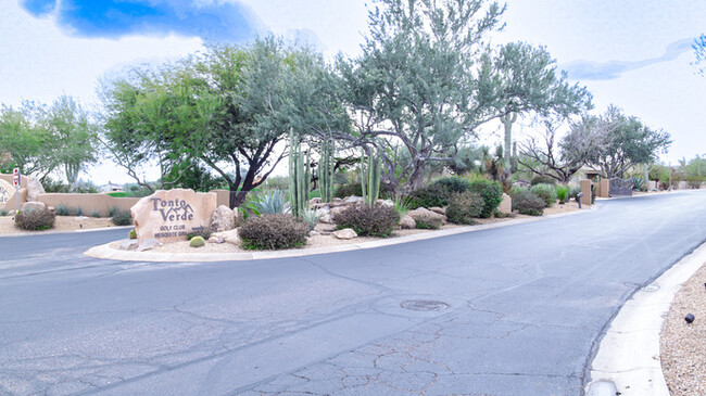 Building Photo - 3Bed/2Bath Home in North Scottsdale! $399 ...