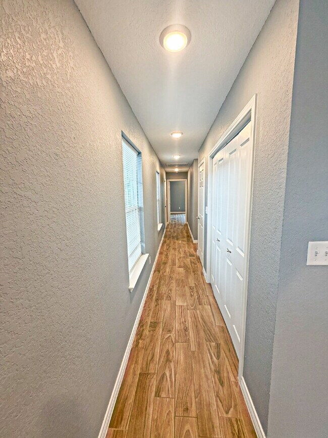 Building Photo - 131 Arizona