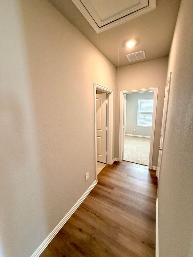 Building Photo - 600 Tidal Dr