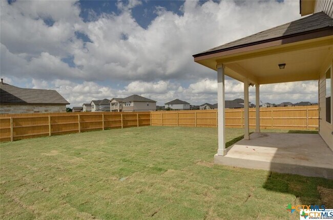 Building Photo - 271 Limestone Creek