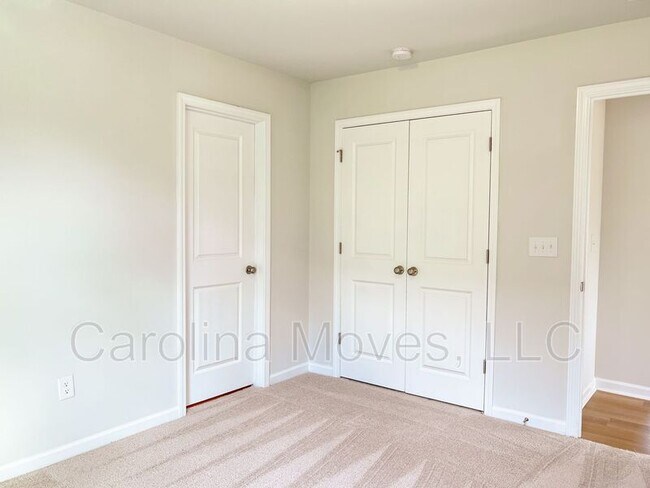 Building Photo - 121 Braxton Dr