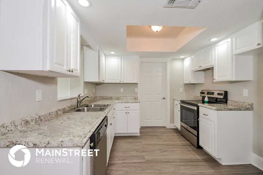 Building Photo - 4820 Camus St