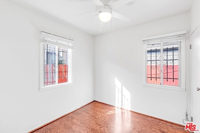 Building Photo - 608 7th Ave