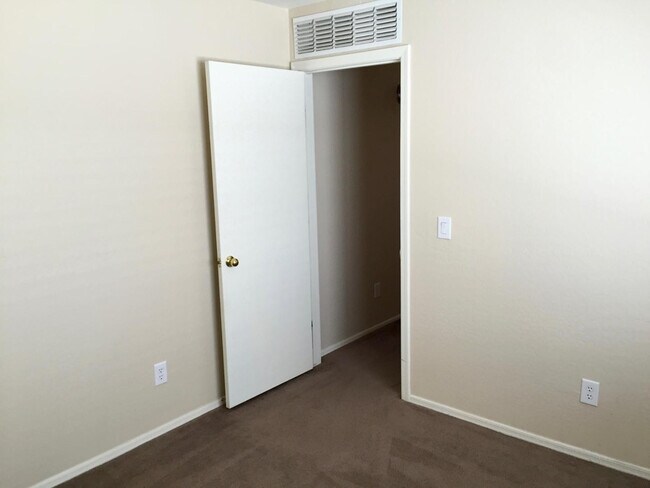 Building Photo - 21827 W Cocopah St