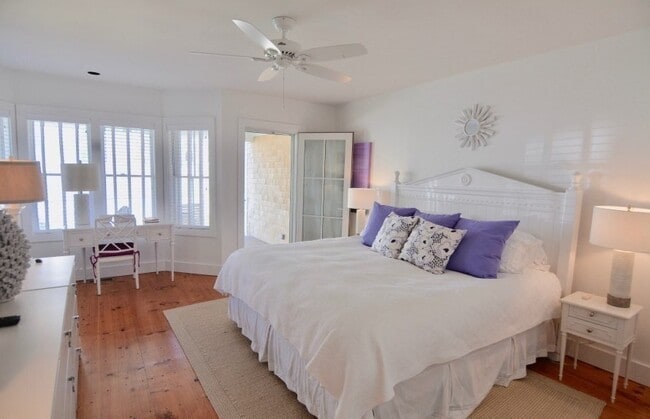 Building Photo - 10 Brant Point Road