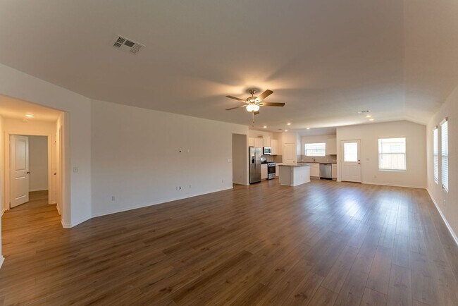 Building Photo - Modern Elegance in Kyle: 3BR Home with Office, Double Vanity, and Stylish Kitchen Island