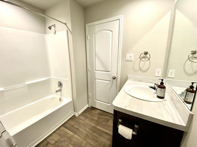 Building Photo - 12751 Landon Lgt N