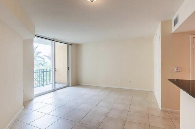 Building Photo - 403 S Sapodilla Ave