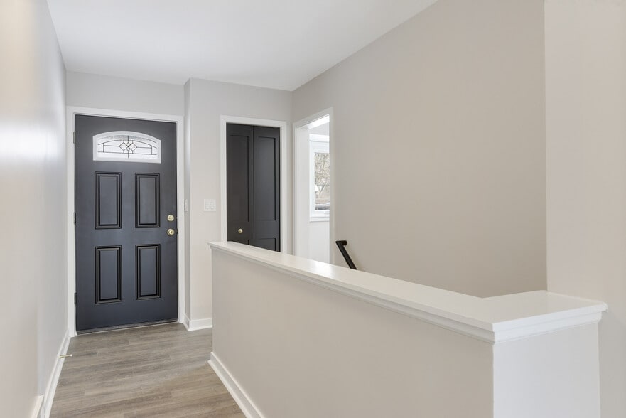 Building Photo - 1943 Regent Ave N