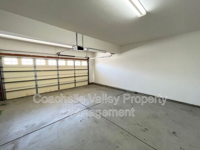 Building Photo - 62806 Kitetail Dr