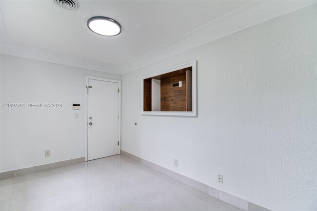 Building Photo - 5363 SW 38th Ave