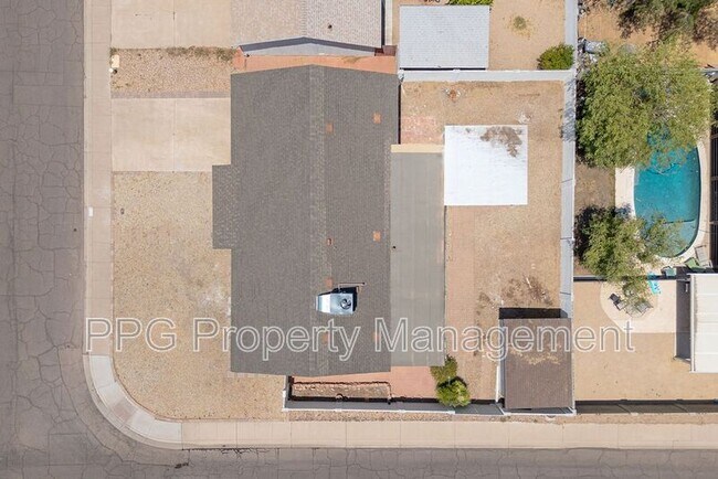 Building Photo - 3718 E Ludlow Dr