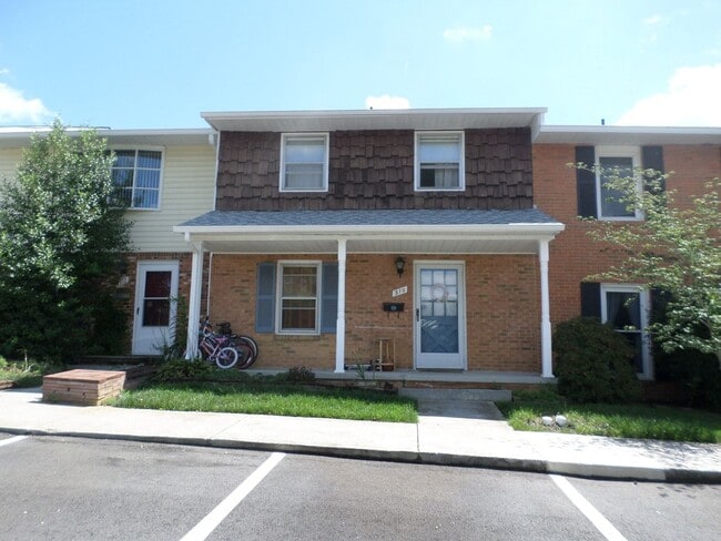 Building Photo - 310 Loudon Rd