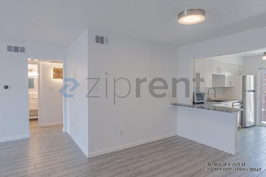 Building Photo - 8087 Meadow Rd