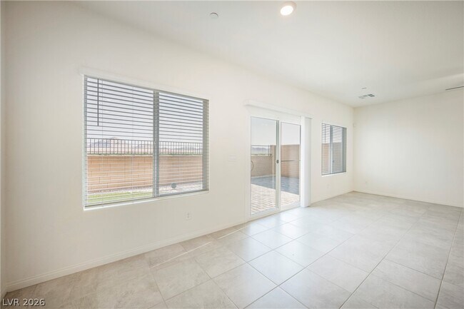Building Photo - 402 Larksong Ave