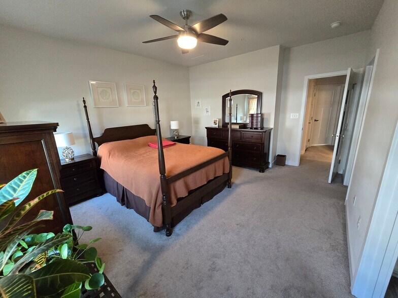 Building Photo - 1066 Rosecroft Ln