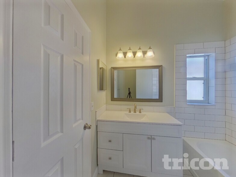 Building Photo - 2107 Flintlock Blvd