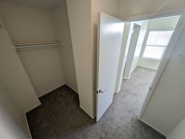 Building Photo - 4622 English Lavender Ave