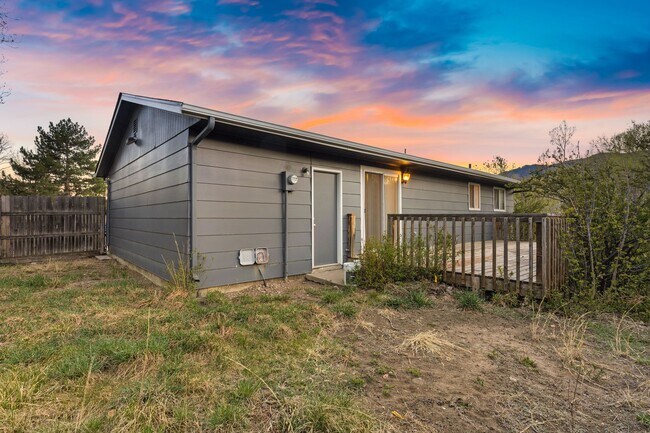 Building Photo - 2436 Launcelot Ct