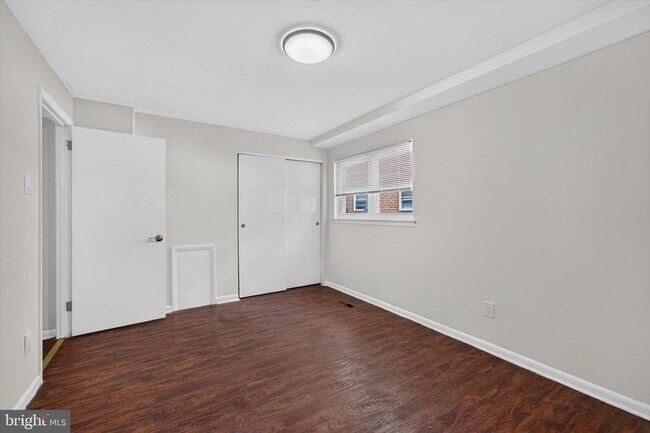 Building Photo - 2261 Strahle St