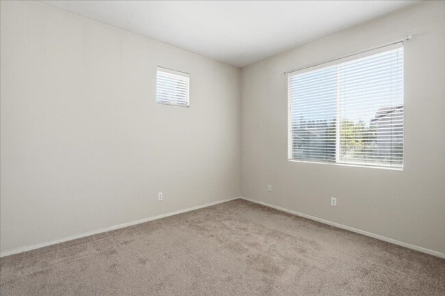 Building Photo - 9386 Laguna Pointe Way