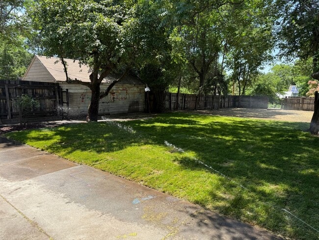 Building Photo - Newly renovated 4 bedroom home!