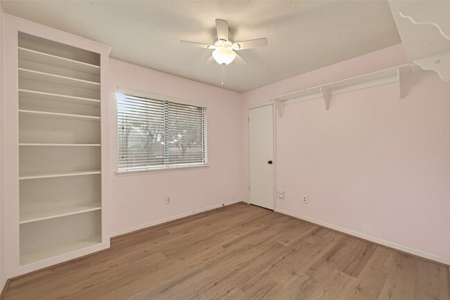 Building Photo - 3204 Farmers Field