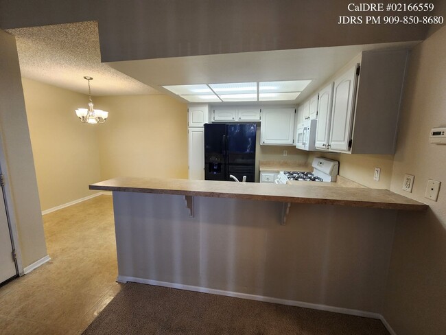 Building Photo - Ontario 2 Bedroom Condo