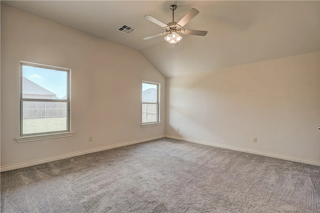 Building Photo - Charming 3-Bedroom Home with 3-Car Garage in Moore!