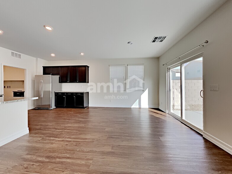 Building Photo - 6137 Wild Lilac Ct