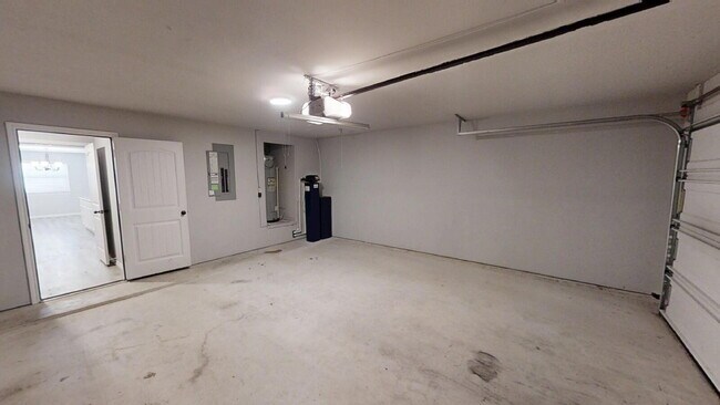 Building Photo - 904 Clanton Cove