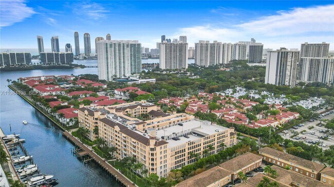 Building Photo - 3001 NE 185th St