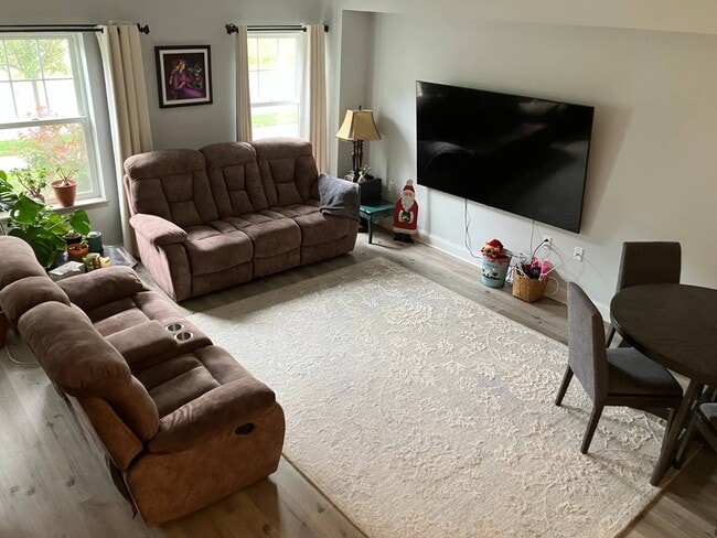 Building Photo - 1155 Barrett St