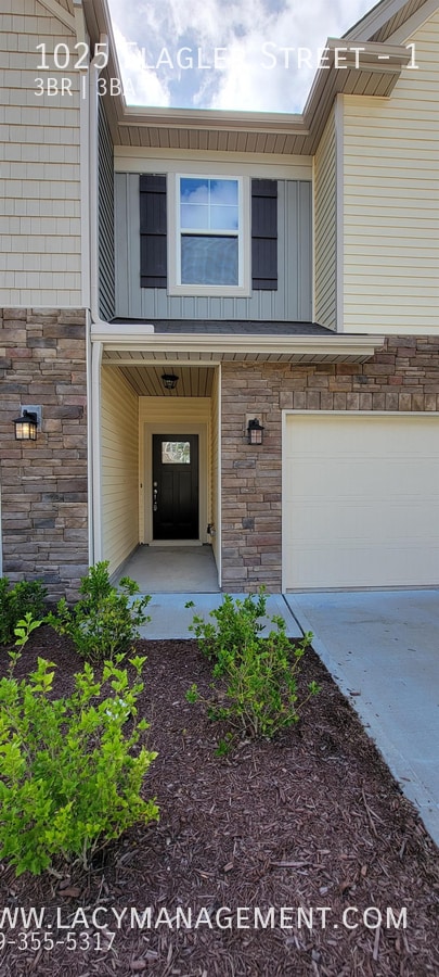 Building Photo - 1025 Flagler St