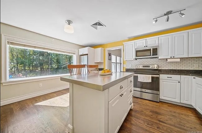 Building Photo - For Rent in Beacon, NY – Spacious 3BR/2BA ...