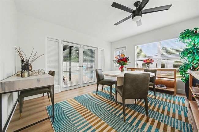 Building Photo - 1026 S Lakemont Ave