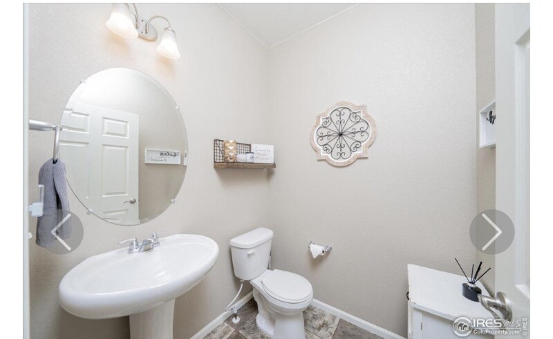 Building Photo - 823 Charlton Dr