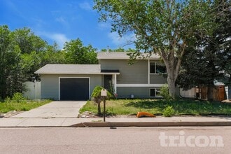 Building Photo - 6650 Brook Forest Dr