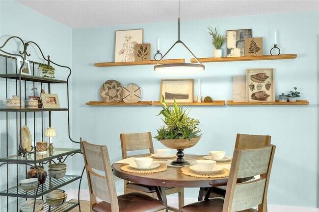 Building Photo - 1015 Spindle Palm Way