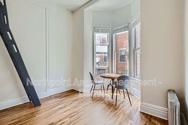 Building Photo - Newly Renovated Single Family Home | 1 BR/1BA | Fireplace!