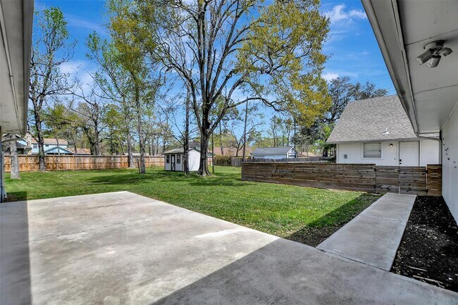 Building Photo - 25802 Maplewood Dr