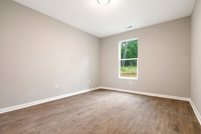 Building Photo - 1824 Irish Blvd