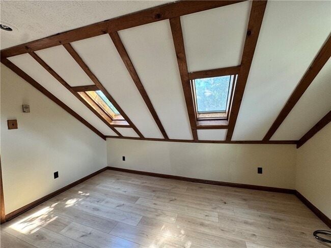 Building Photo - 345 Brewster St