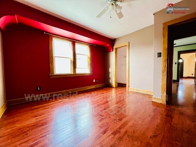 Building Photo - 2002 S 69th St