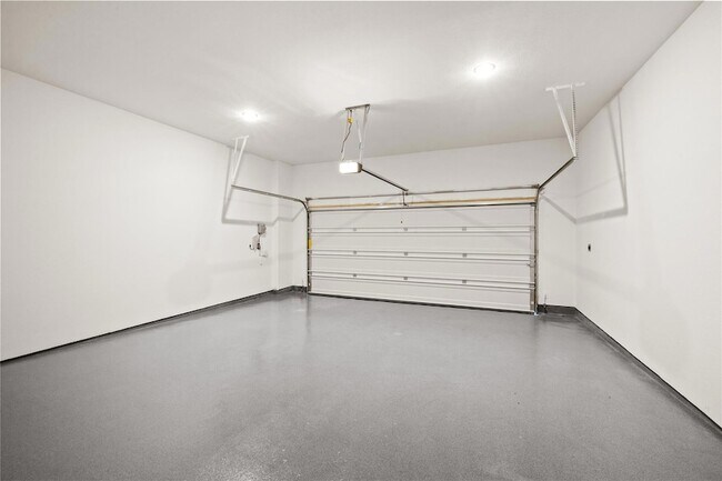 Building Photo - 1608 Kit Cir