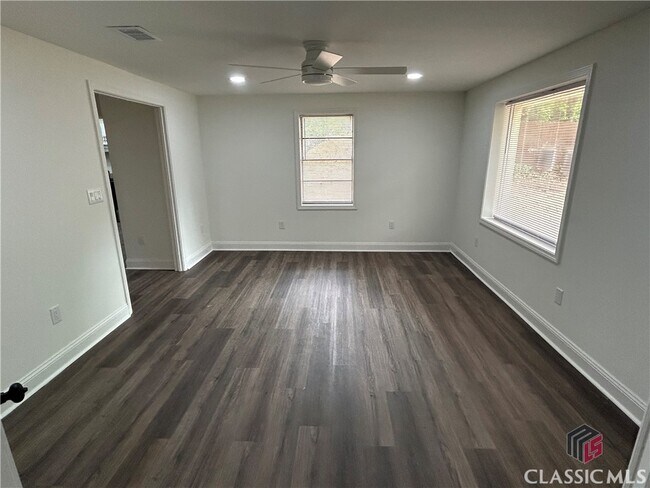 Building Photo - 148 Johnson Dr