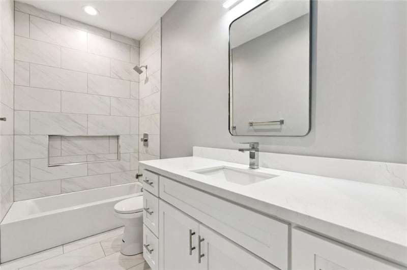 Building Photo - 1222-1224 St Denis St