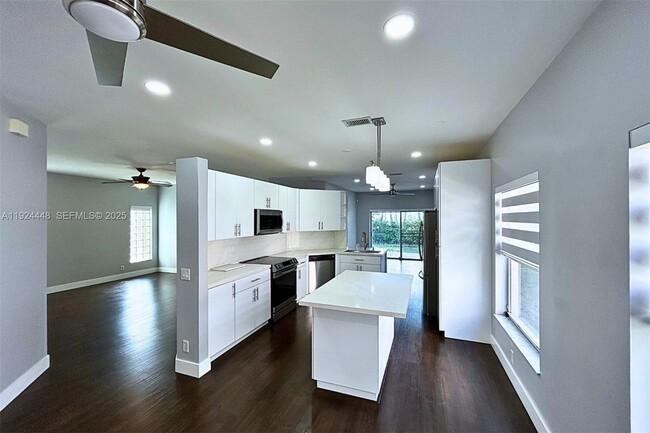 Building Photo - 6254 NW 38th Dr