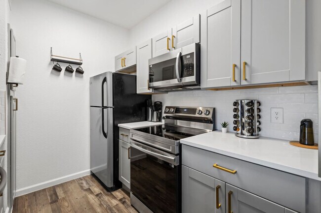 Building Photo - 2929 Kings Rd