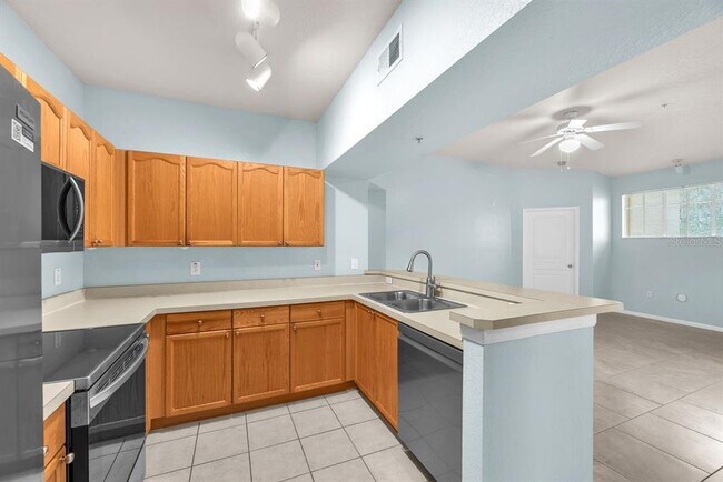 Building Photo - 5125 Palm Springs Blvd